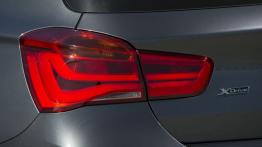 BMW 120d xDrive F20 Facelifting (2015) - lewy tylny reflektor - wyłączony