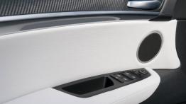 BMW X6 M - drzwi kierowcy od wewnątrz