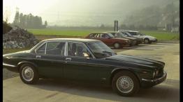 Jaguar XJ - prawy bok