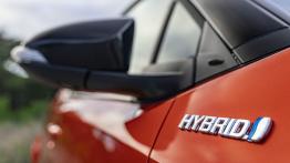 Toyota C-HR (2020) - emblemat boczny