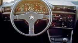 BMW M3 E30 - kokpit