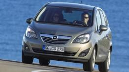 Opel Meriva 2010 - widok z przodu