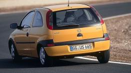 Opel Corsa C 2001 - widok z tyłu