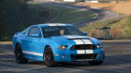 Ford Mustang Shelby GT500 Coupe 2013 - prawy bok