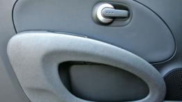Nissan Micra 2005 - drzwi kierowcy od wewnątrz