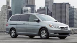 Honda Odyssey Touring 2006 - prawy bok