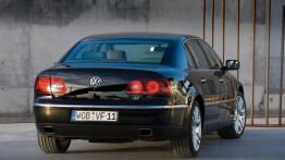 Volkswagen Phaeton 2007 - widok z tyłu