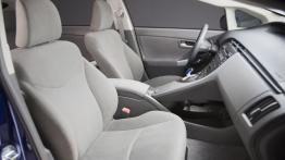 Toyota Prius 2009 - widok ogólny wnętrza z przodu