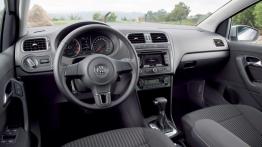 Volkswagen Polo 2009 - pełny panel przedni