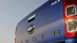 Ford Ranger 2011 - tył - reflektory wyłączone