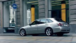 Lexus IS 2001 - lewy bok