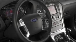 Ford Mondeo Hatchback 2011 - kierownica