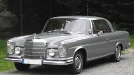 Mercedes W111 - widok z przodu