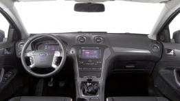 Ford Mondeo Hatchback 2011 - pełny panel przedni
