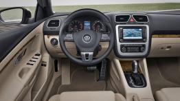 Volkswagen Eos 2011 - kokpit