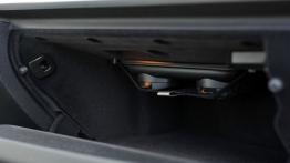 BMW 320d Gran Turismo (2014) - schowek przedni otwarty