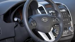 Kia Ceed Hatchback 5D 2010 - kierownica