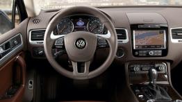 Volkswagen Touareg 2010 - kokpit