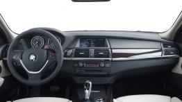 BMW X5 2010 - pełny panel przedni
