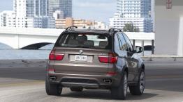 BMW X5 2010 - widok z tyłu