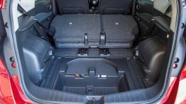 Nissan Note II 1.2 (2013) - tylna kanapa złożona, widok z bagażnika