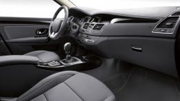 Renault Laguna Hatchback 2011 - pełny panel przedni