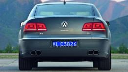 Volkswagen Phaeton 2011 - widok z tyłu
