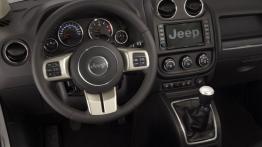 Jeep Compass 2011 - kokpit