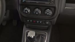 Jeep Compass 2011 - konsola środkowa