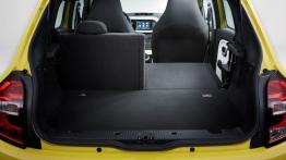Renault Twingo III (2014) - tylna kanapa złożona, widok z bagażnika