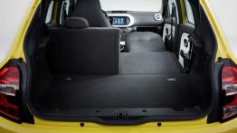 Renault Twingo III (2014) - tylna kanapa złożona, widok z bagażnika