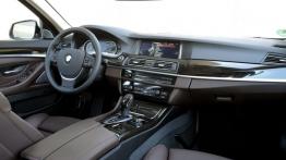 BMW serii 5 F10 Facelifting (2014) - pełny panel przedni