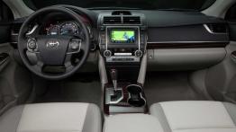 Toyota Camry 2012 - pełny panel przedni