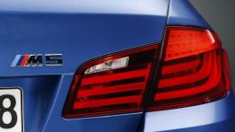 BMW M5 2012 - prawy tylny reflektor - włączony