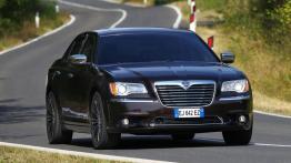 Lancia Thema 2012 - widok z przodu