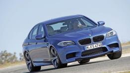 BMW M5 2012 - przód - reflektory wyłączone