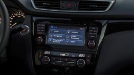Nissan Qashqai II dCi (2014) - ekran systemu multimedialnego
