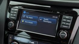 Nissan Qashqai II dCi (2014) - ekran systemu multimedialnego