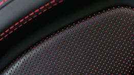 Aston Martin Rapide S (2013) - fotel kierowcy, widok z przodu