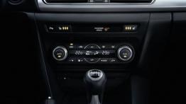 Mazda 3 III hatchback (2014) - konsola środkowa