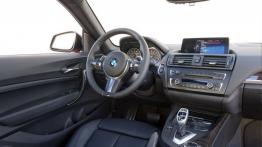 BMW M235i Coupe (2014) - kokpit