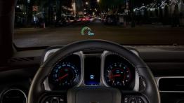 Chevrolet Camaro V Coupe Facelifting (2014) - wyświetlacz head-up display (HUD)