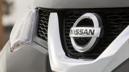 Nissan Rogue 2014 - logo