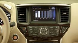 Nissan Pathfinder IV Hybrid (2014) - radio/cd/panel lcd