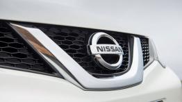 Nissan Qashqai II dCi (2014) - grill