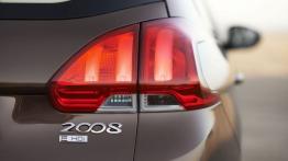 Peugeot 2008 (2014) - prawy tylny reflektor - włączony