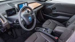 BMW i3 (2014) - widok ogólny wnętrza z przodu