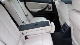 BMW 320d Gran Turismo (2014) - tylna kanapa złożona, widok z boku