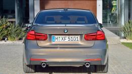 BMW serii 3 F30 Sedan Facelifting (2015) - widok z tyłu