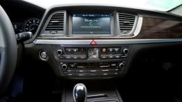 Hyundai Genesis II (2015) - konsola środkowa